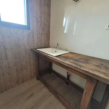 Jolie Maison Bois 8 A 10 Personnes *