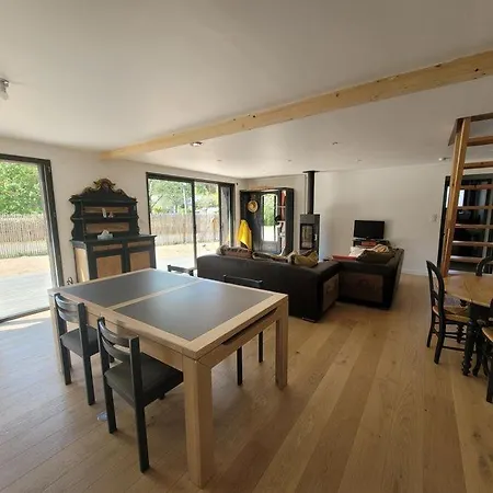 Hébergement de vacances Jolie Maison Bois 8 A 10 Personnes
